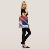 Serbische Flagge Tasche (Am Model)