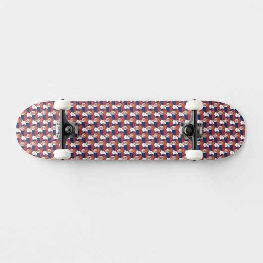 Serbische Flaggenfarben Herz-Muster Skateboard (Horizontal)