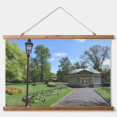 Serene Ballarat Botanical Gardens Wall Tapestes Wandteppich Mit Holzrahmen (Vorne)