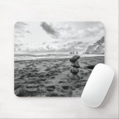 Serene Beach Cairn Mousepad (Mit Mouse)