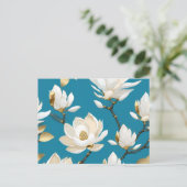 Serene Blue Background mit Magnolia Postkarte (Stehend Vorderseite)