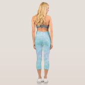 Serene Blue Krawatte-Dye Capri Leggings (Rückseite)