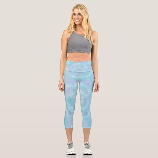 Serene Blue Krawatte-Dye Capri Leggings (Vorderseite)