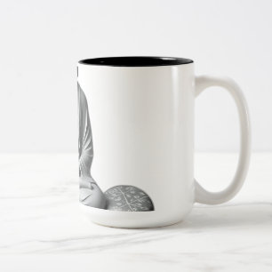 Serene Buddha mit Steinen und Pflanze Zweifarbige Tasse