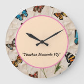 "Serene Butterfly Elegance" Große Wanduhr (Vorderseite)