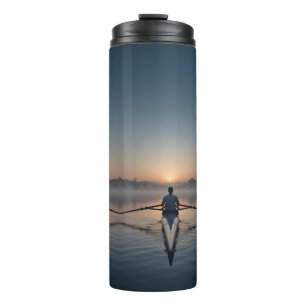 Serene Dawn Rowing Scully auf Glaswasser Thermosbecher