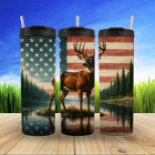 Serene Deer mit Patriotic Flag Thermosbecher