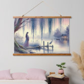 Serene Fantasy Lake mit Willow und Heron Wandteppich Mit Holzrahmen (Schlafzimmer)