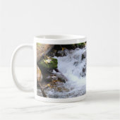 Serene Green Mossy Stream Tasse (Links)