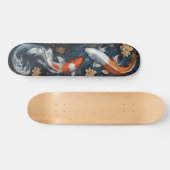 Serene Koi Fisch mit Lotus-Blume Skateboard (Horizontal)