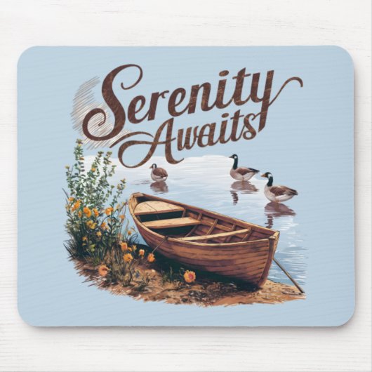 Serene Lake Boat mit Gänsen und Wildblumen Mousepad (Vorne)