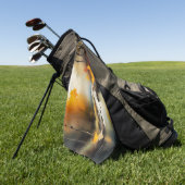 Serene lebendige Landschaft der Herbstflüsse Golfhandtuch (Gras)