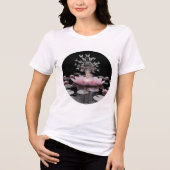 Serene Lotus Queen T - Shirt 👑 🌺 (Vorderseite)