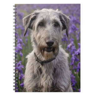 Serene Majesty: Wolfhound sitzt in einer Lila Iris Notizblock