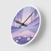 Serene Misty Lake at Dawn Circular Art Print Runde Wanduhr (Winkel)