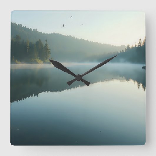 Serene Misty Lake Forest Morning Reflection Quadratische Wanduhr (Vorderseite)