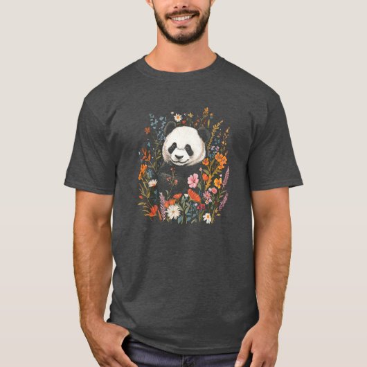 Serene Panda Amidt a Floral Wonderland T-Shirt (Vorderseite)