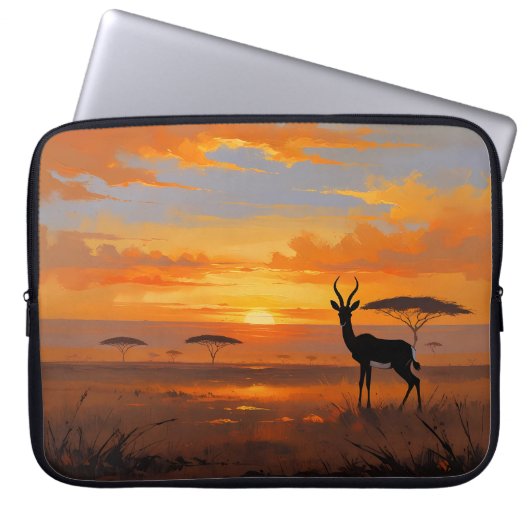 Serene Savannah Sunset – Wildlife Landscape Art Laptopschutzhülle (Vorderseite)