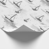 Serene Schwarz-weiße Segelboote auf Sea Pattern Geschenkpapier (Ecke)