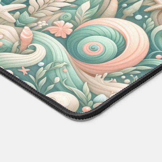 Serene Seashore Wirbel: PastellOcean Whispers Schreibtischunterlage (Ecke)