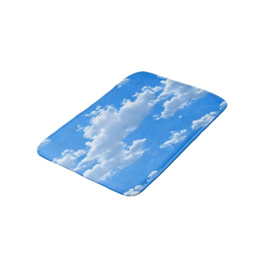 Serene Sky Bath Mat Badematte (Schrägansicht)