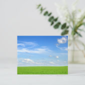 Serene Sky Meadow Postkarte (Stehend Vorderseite)