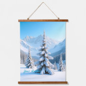 Serene Snowy Mountain Landscape & Winter Pine Tree Wandteppich Mit Holzrahmen (Vorderseite)