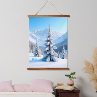 Serene Snowy Mountain Landscape & Winter Pine Tree Wandteppich Mit Holzrahmen