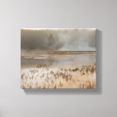 Serene Steam: Eine Friedliche Yellowstone-Szene Leinwanddruck (Vorderseite)