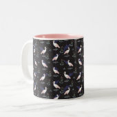 Serene Stork Pond Pattern - Elegante Spiegelungen Zweifarbige Tasse (Vorderseite Links)