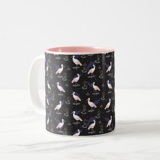 Serene Stork Pond Pattern - Elegante Spiegelungen Zweifarbige Tasse (Vorderseite Links)