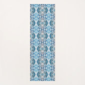 Serene symmetric ice blue abstract pattern yogamatte (Vorderseite)