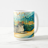 Serene Tabby Cat in Whimsical Wildflower Meadow Kaffeetasse (VorderseiteRechts)
