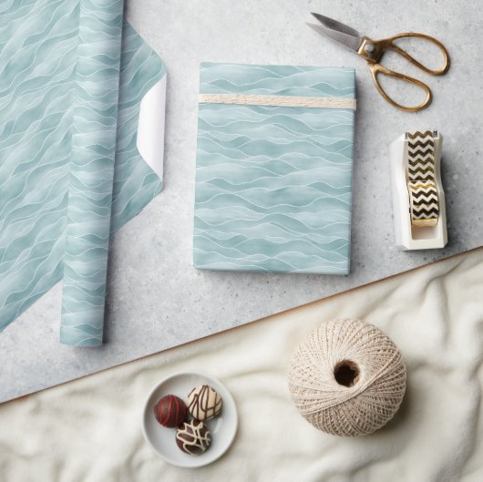 Serene Teal Water Wave Minimalist Geschenkpapier (Kunsthandwerk)