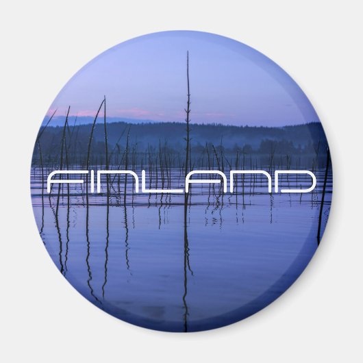 Serene und mistige See nach starkem Regenmagnet Magnet (Vorne)