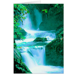 Serene Waterfall in Blau und Grün