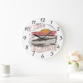 Serene Waters: Ich Liebe Liebe Motorboot Große Wanduhr (Zuhause)