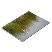 Serene Waterscape mit Singular Marker Notizblock (Linke Seite)
