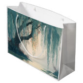 Serene Willow Tree Reflection Nature Art (3) Große Geschenktüte (Rückseite Schrägansicht)