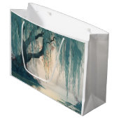 Serene Willow Tree Reflection Nature Art (3) Große Geschenktüte (Vorderseite Schrägansicht)