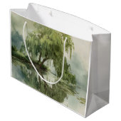 Serene Willow Tree Reflection Nature Art (5) Große Geschenktüte (Rückseite Schrägansicht)