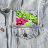 Serengegartenweg mit lebhaften rosa Blume Button (Insitu)