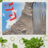 Serengewässer und majestätische Omani-Berge Geschirrtuch (Gefaltet)