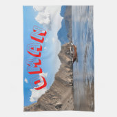 Serengewässer und majestätische Omani-Berge Geschirrtuch (Vertikal)