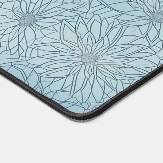 Serenity in Ice Blue Florals Schreibtischunterlage (Ecke)