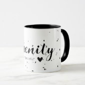 Serenity Name bedeutet Minimal Moderne Schwarz-wei Tasse (VorderseiteRechts)