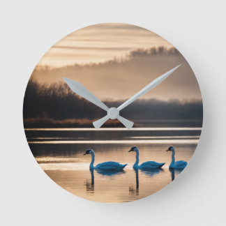 🌿 Serenity of Swans - Abstrakter Minimalistischer Runde Wanduhr