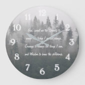 Serenity Prayer Misty Forest Große Wanduhr (Vorderseite)