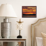 Serenity Prayer Orange Sunset Wall Plaque Awardplakette<br><div class="desc">Holzwand,  die das landschaftliche Foto eines dramatischen,  orangefarbenen Sonnenuntergangs mit den inspirierenden Worten des Stiftsgebet zeigt. Wählen Sie Ihre Wandplakatgröße aus. Macht ein nachdenkliches Geschenk für Familie und Freunde!</div>