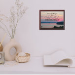 Serenity Prayer Pink Seascape Sunset Plaque Awardplakette<br><div class="desc">Holzwand,  die das Foto eines wunderschönen,  rosa Sonnenuntergangs in der Jahreszeit mit den inspirierenden Worten des Serenity-Gebets zeigt. Wählen Sie Ihre Plakatgröße aus. Macht ein nachdenkliches Geschenk für Familie und Freunde!</div>